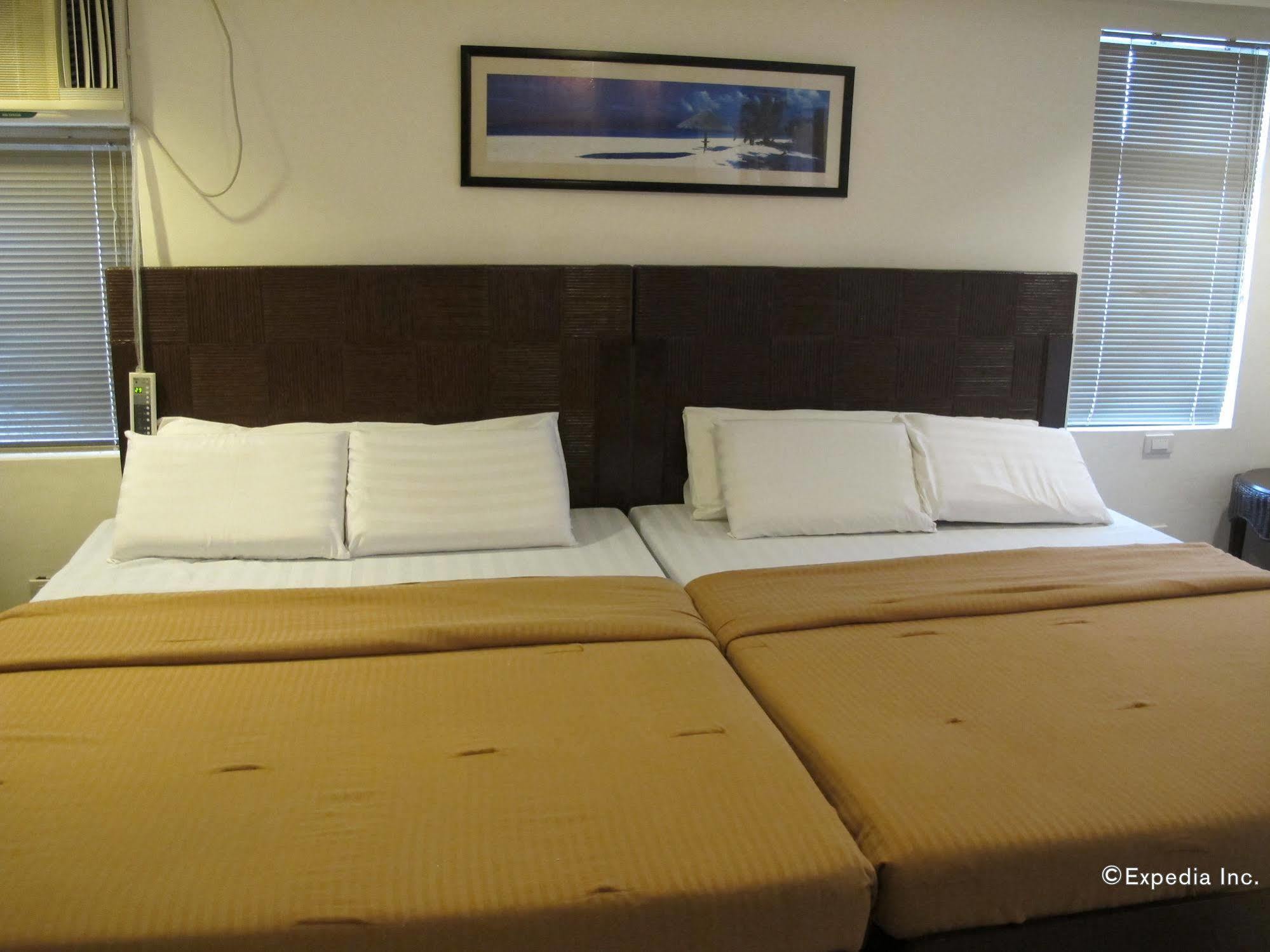 Bluefins Resort Lapu-Lapu City Exterior photo