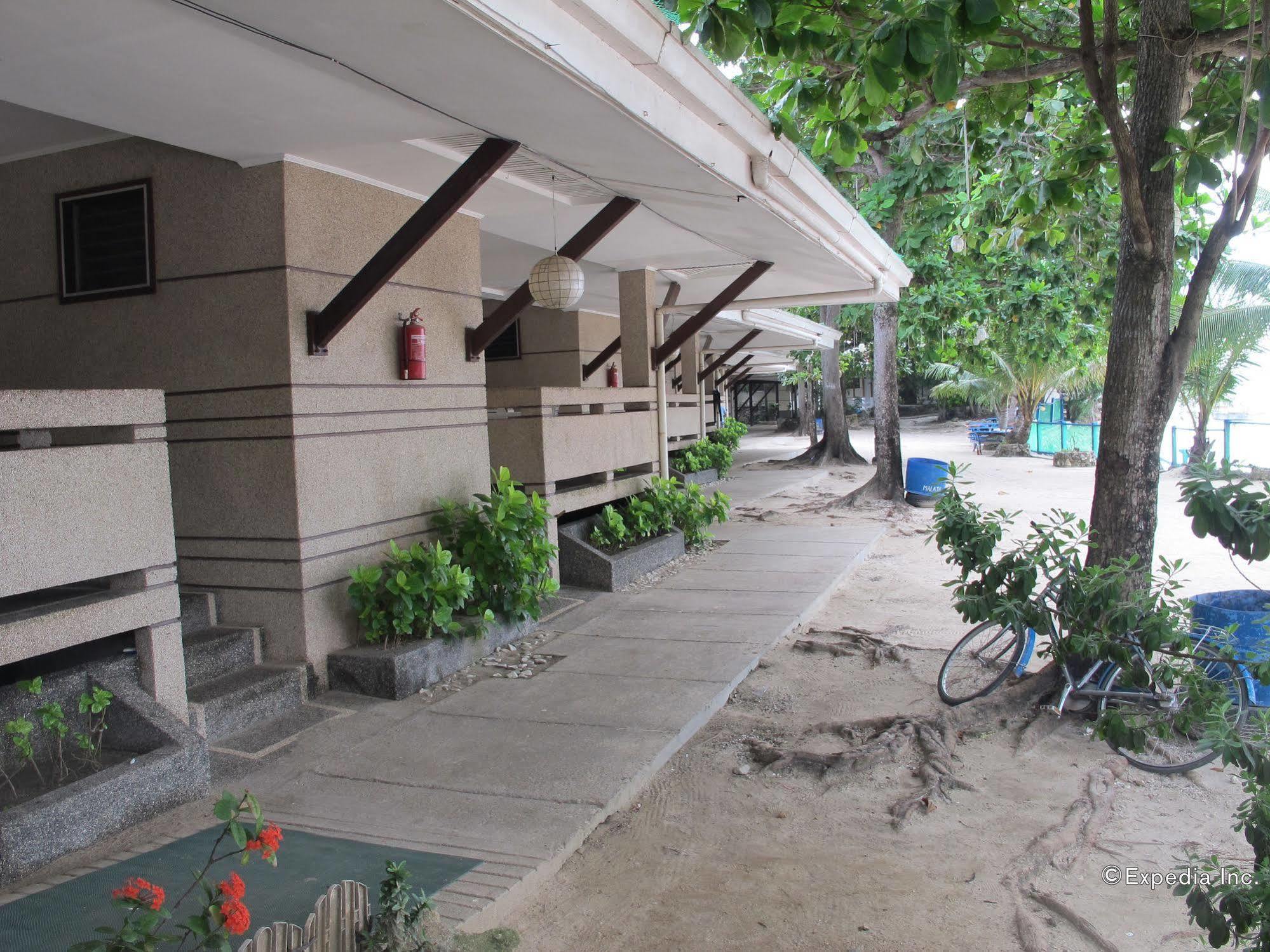 Bluefins Resort Lapu-Lapu City Exterior photo