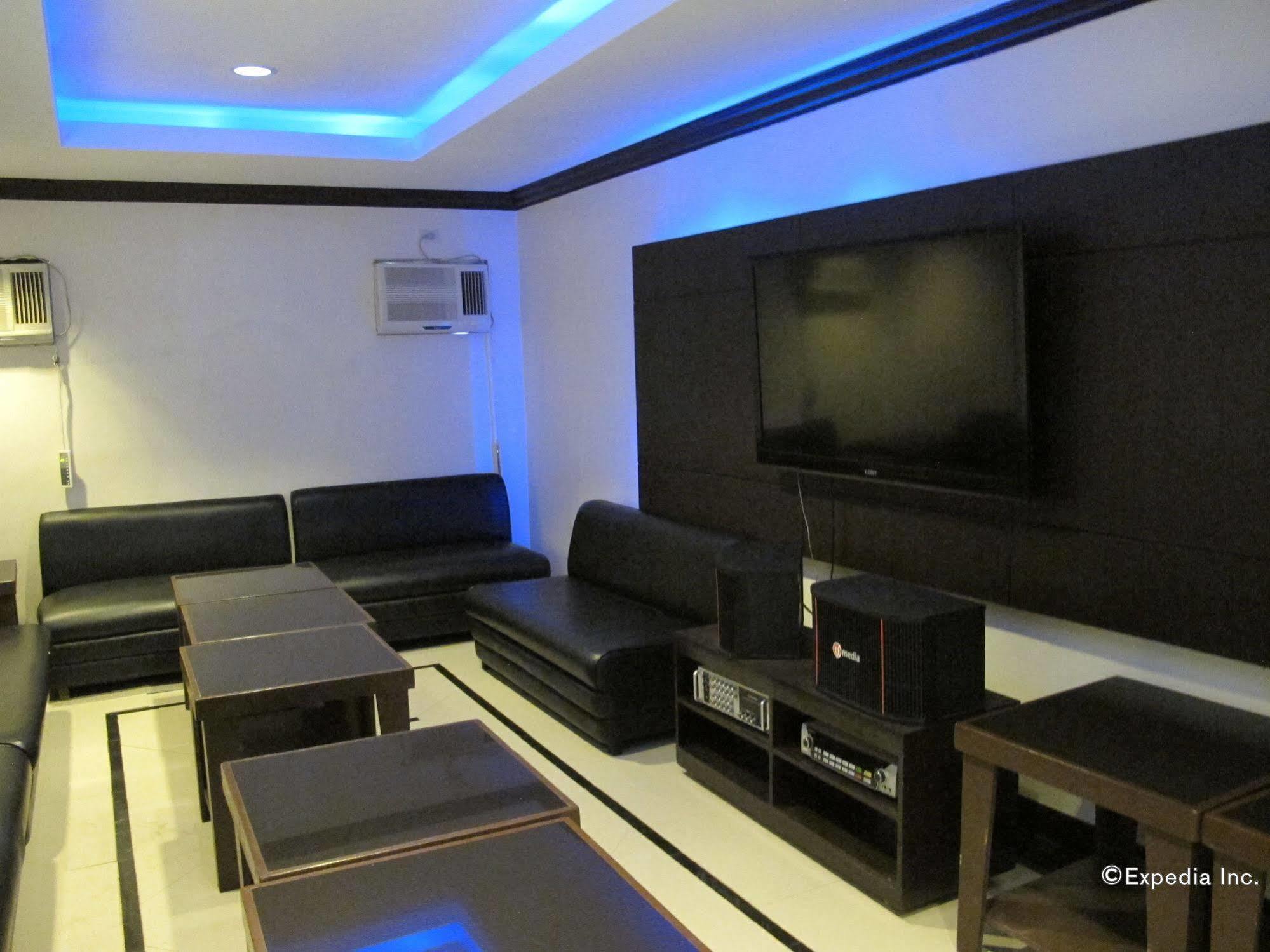 Bluefins Resort Lapu-Lapu City Exterior photo